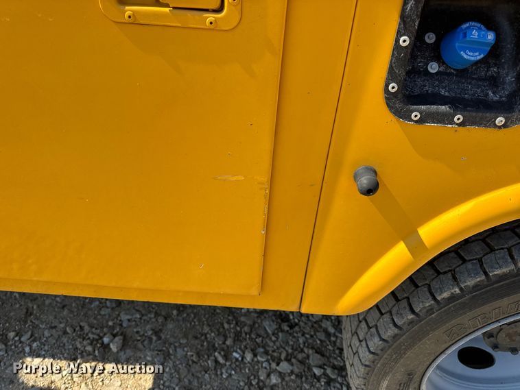 image for item DO2263 2015 Ford F550 Super Duty XL bucket truck