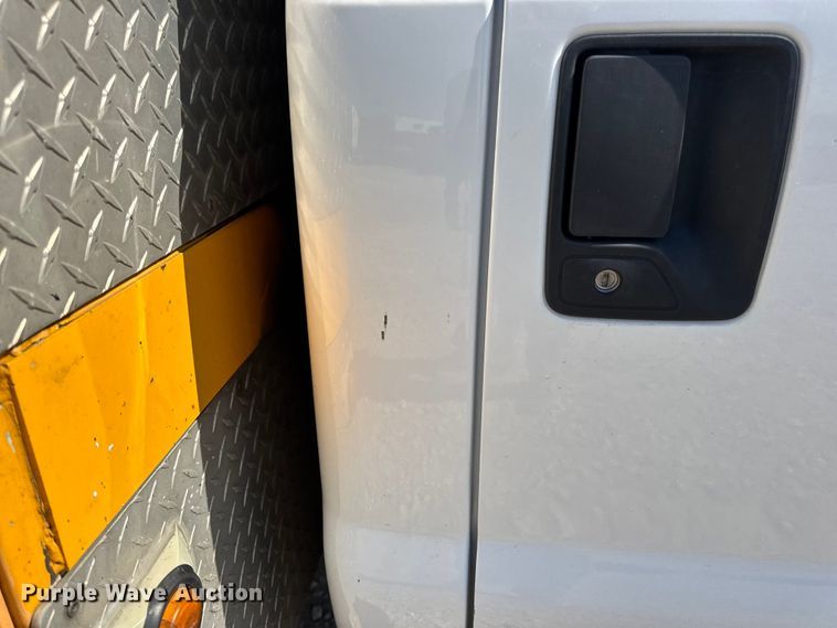 image for item DO2263 2015 Ford F550 Super Duty XL bucket truck