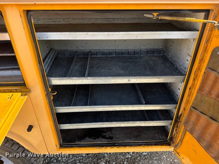 image for item DO2263 2015 Ford F550 Super Duty XL bucket truck