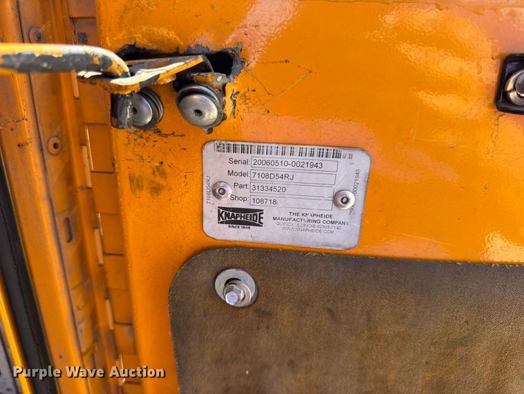 image for item DO2263 2015 Ford F550 Super Duty XL bucket truck