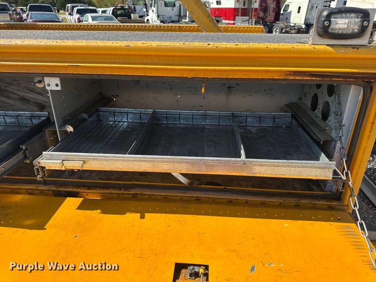 image for item DO2263 2015 Ford F550 Super Duty XL bucket truck