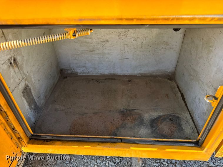 image for item DO2263 2015 Ford F550 Super Duty XL bucket truck