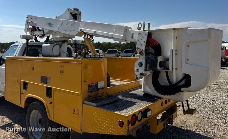 image for item DO2263 2015 Ford F550 Super Duty XL bucket truck