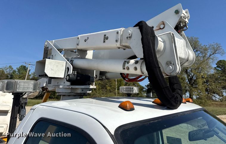 image for item DO2263 2015 Ford F550 Super Duty XL bucket truck