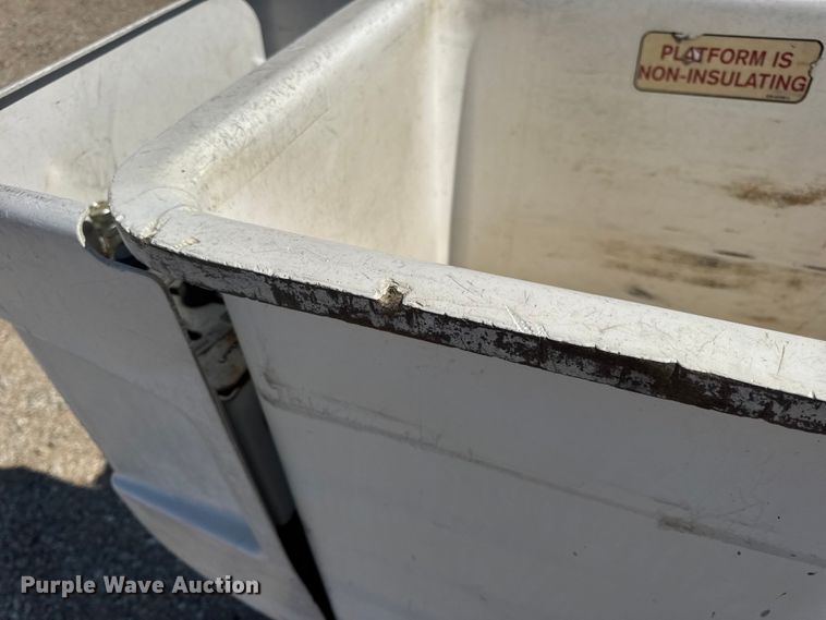 image for item DO2263 2015 Ford F550 Super Duty XL bucket truck