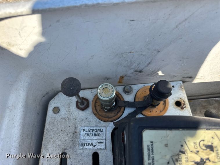 image for item DO2263 2015 Ford F550 Super Duty XL bucket truck