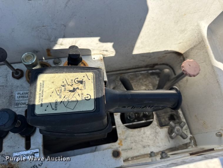 image for item DO2263 2015 Ford F550 Super Duty XL bucket truck