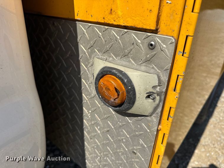 image for item DO2263 2015 Ford F550 Super Duty XL bucket truck