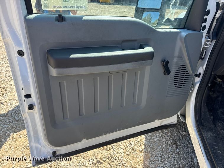 image for item DO2263 2015 Ford F550 Super Duty XL bucket truck