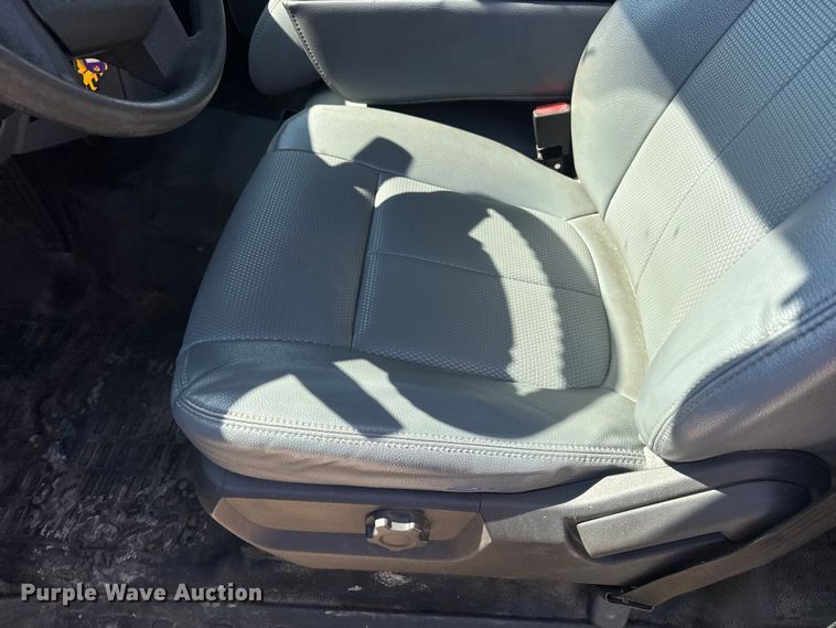 image for item DO2263 2015 Ford F550 Super Duty XL bucket truck