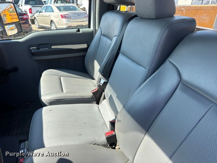 image for item DO2263 2015 Ford F550 Super Duty XL bucket truck