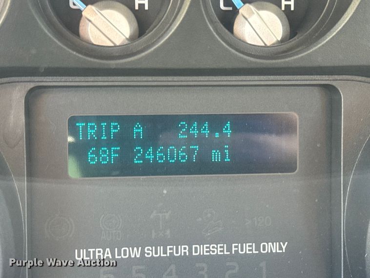 image for item DO2263 2015 Ford F550 Super Duty XL bucket truck