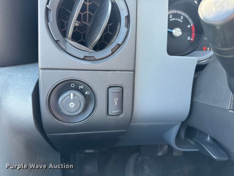 image for item DO2263 2015 Ford F550 Super Duty XL bucket truck