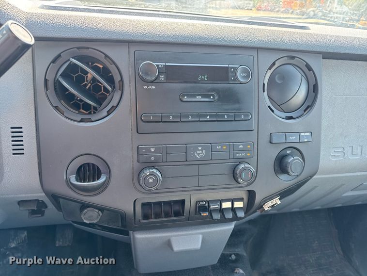 image for item DO2263 2015 Ford F550 Super Duty XL bucket truck