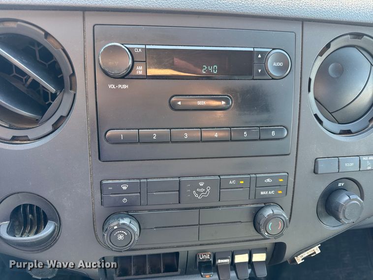 image for item DO2263 2015 Ford F550 Super Duty XL bucket truck