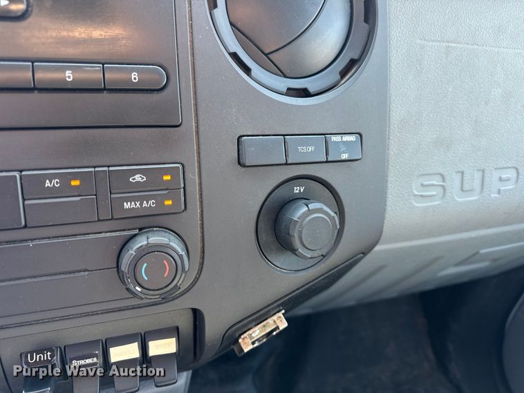 image for item DO2263 2015 Ford F550 Super Duty XL bucket truck