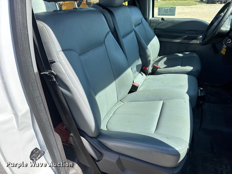 image for item DO2263 2015 Ford F550 Super Duty XL bucket truck