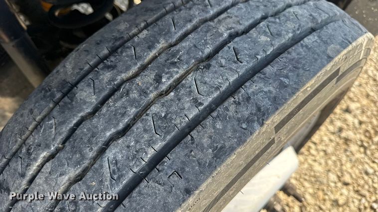 image for item DO2263 2015 Ford F550 Super Duty XL bucket truck