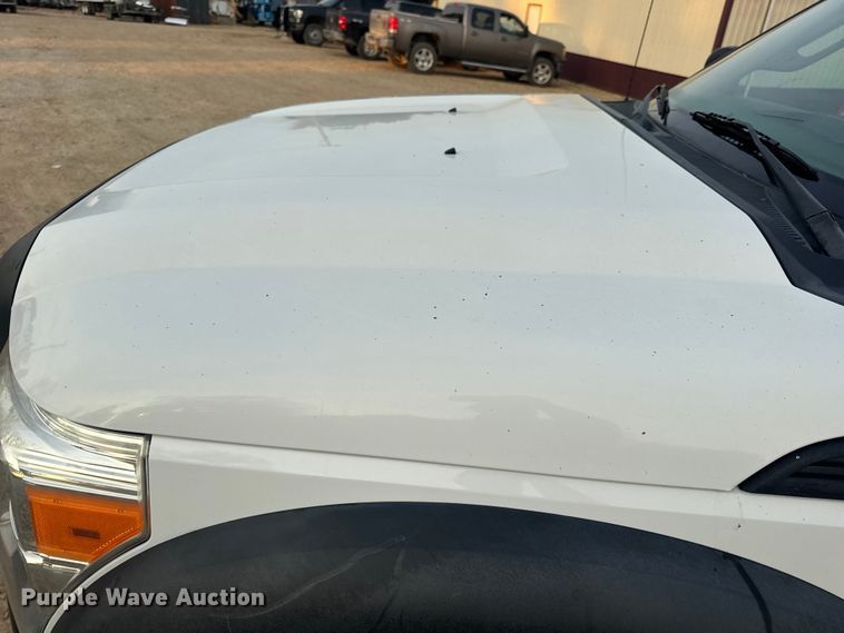 image for item DO2265 2013 Ford F450 Super Duty XL flatbed truck