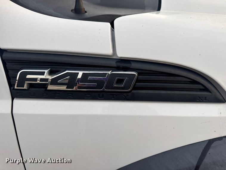 image for item DO2265 2013 Ford F450 Super Duty XL flatbed truck