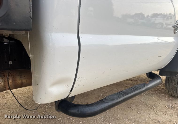 image for item DO2265 2013 Ford F450 Super Duty XL flatbed truck