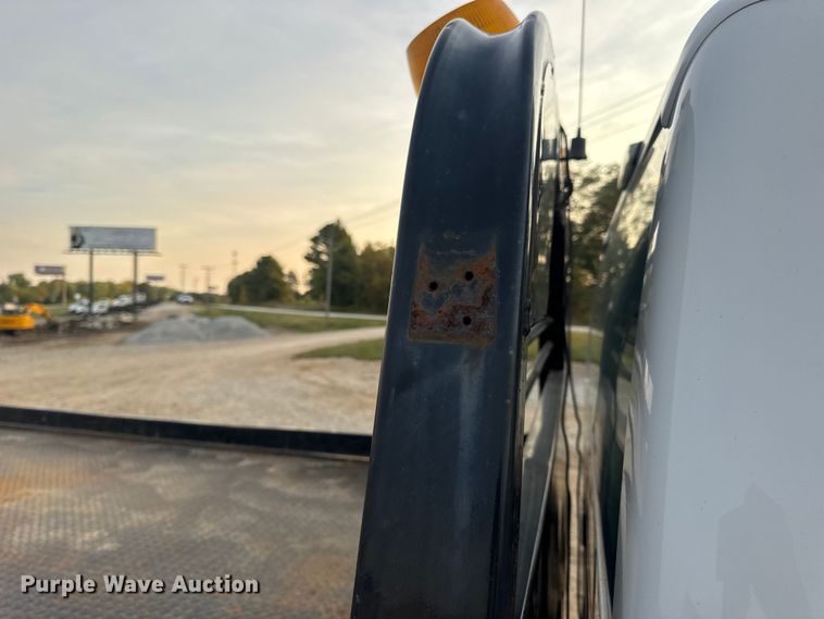 image for item DO2265 2013 Ford F450 Super Duty XL flatbed truck