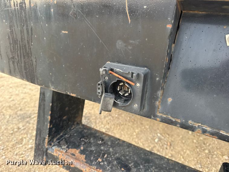 image for item DO2265 2013 Ford F450 Super Duty XL flatbed truck