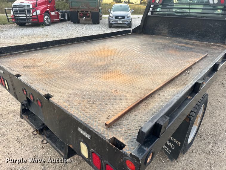 image for item DO2265 2013 Ford F450 Super Duty XL flatbed truck