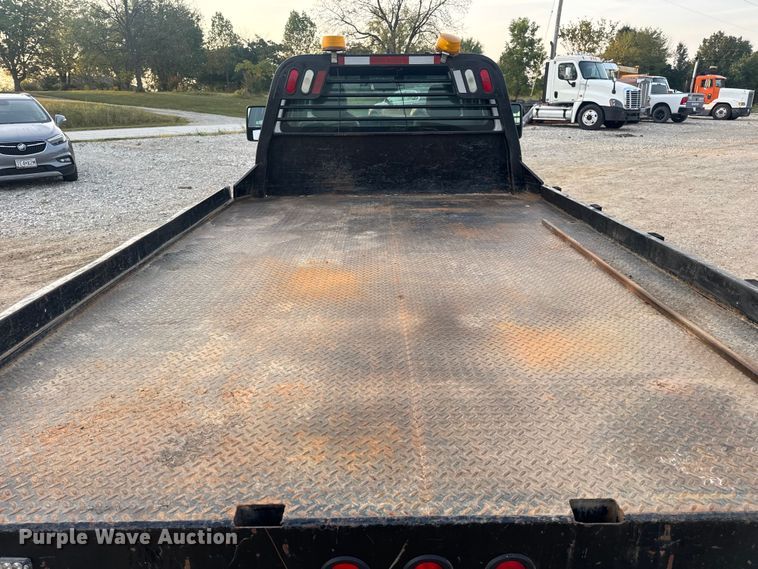 image for item DO2265 2013 Ford F450 Super Duty XL flatbed truck