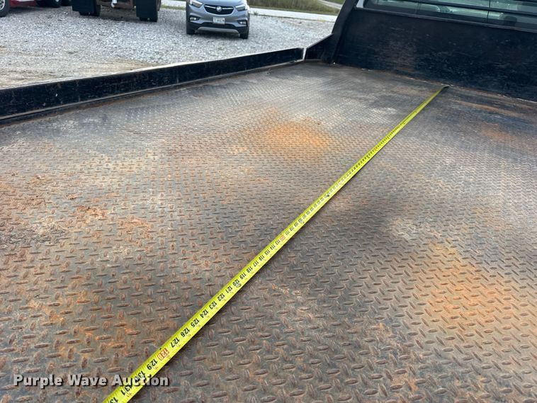 image for item DO2265 2013 Ford F450 Super Duty XL flatbed truck