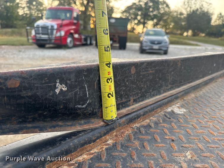 image for item DO2265 2013 Ford F450 Super Duty XL flatbed truck