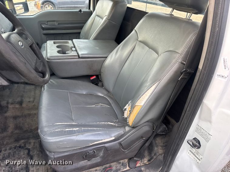 image for item DO2265 2013 Ford F450 Super Duty XL flatbed truck