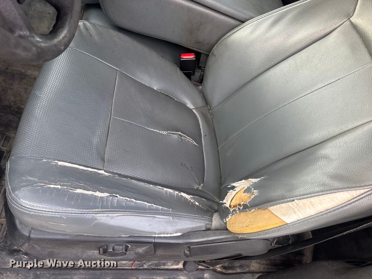 image for item DO2265 2013 Ford F450 Super Duty XL flatbed truck