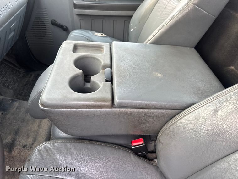 image for item DO2265 2013 Ford F450 Super Duty XL flatbed truck