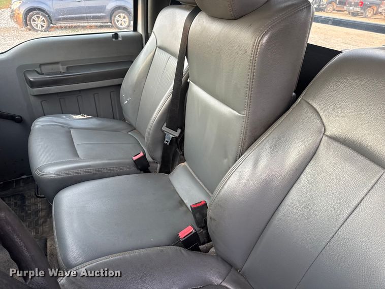 image for item DO2265 2013 Ford F450 Super Duty XL flatbed truck