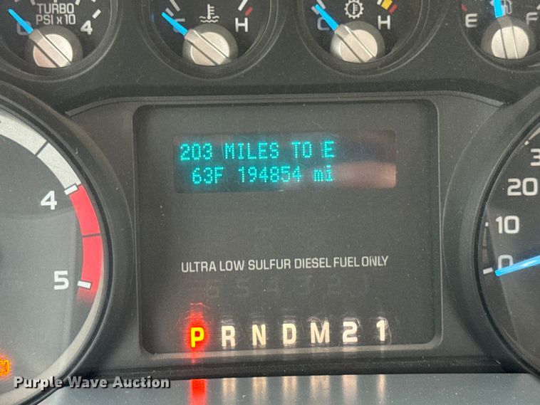 image for item DO2265 2013 Ford F450 Super Duty XL flatbed truck