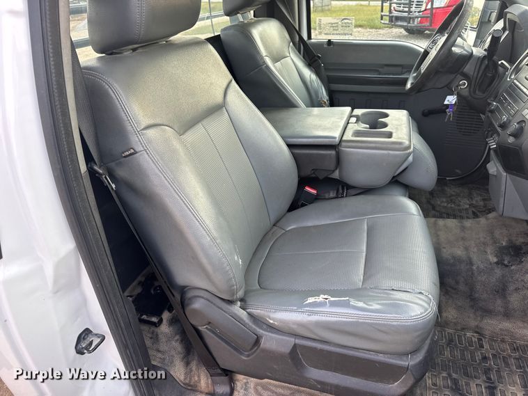 image for item DO2265 2013 Ford F450 Super Duty XL flatbed truck