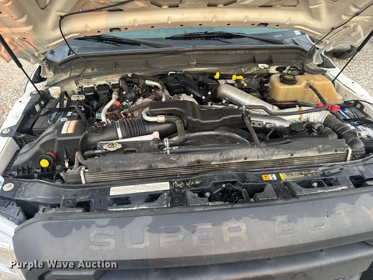 image for item DO2265 2013 Ford F450 Super Duty XL flatbed truck