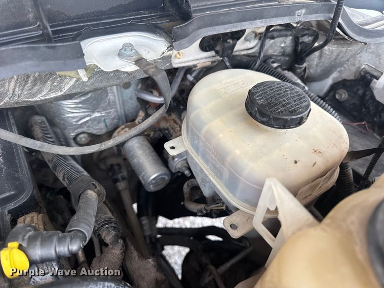 image for item DO2265 2013 Ford F450 Super Duty XL flatbed truck