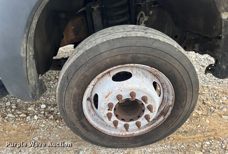 image for item DO2265 2013 Ford F450 Super Duty XL flatbed truck