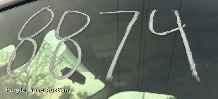 image for item DO2265 2013 Ford F450 Super Duty XL flatbed truck