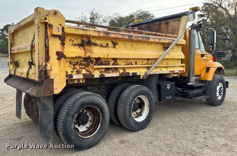image for item DO2266 2006 International 7400 dump truck