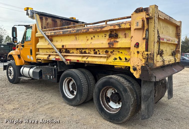 image for item DO2266 2006 International 7400 dump truck