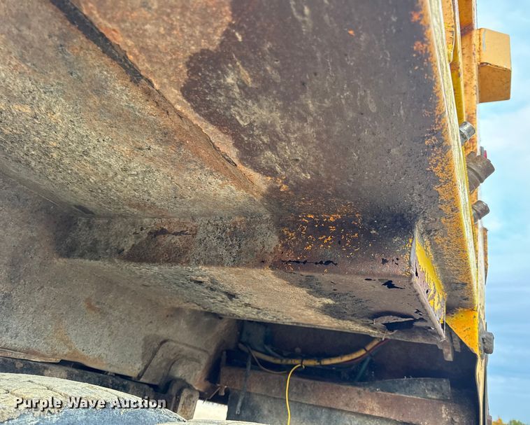 image for item DO2266 2006 International 7400 dump truck