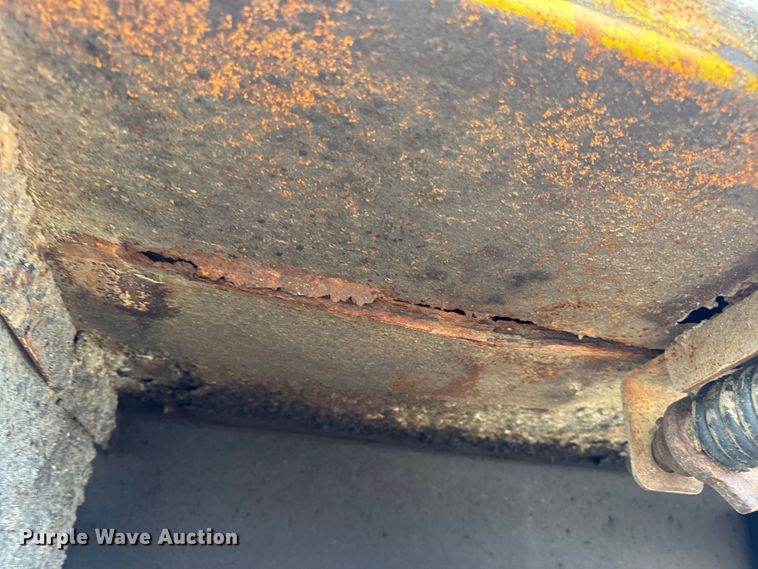 image for item DO2266 2006 International 7400 dump truck