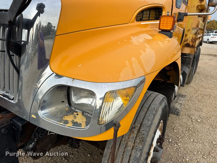 image for item DO2266 2006 International 7400 dump truck