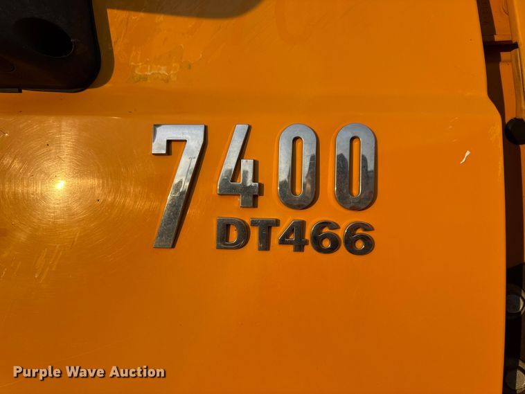 image for item DO2266 2006 International 7400 dump truck