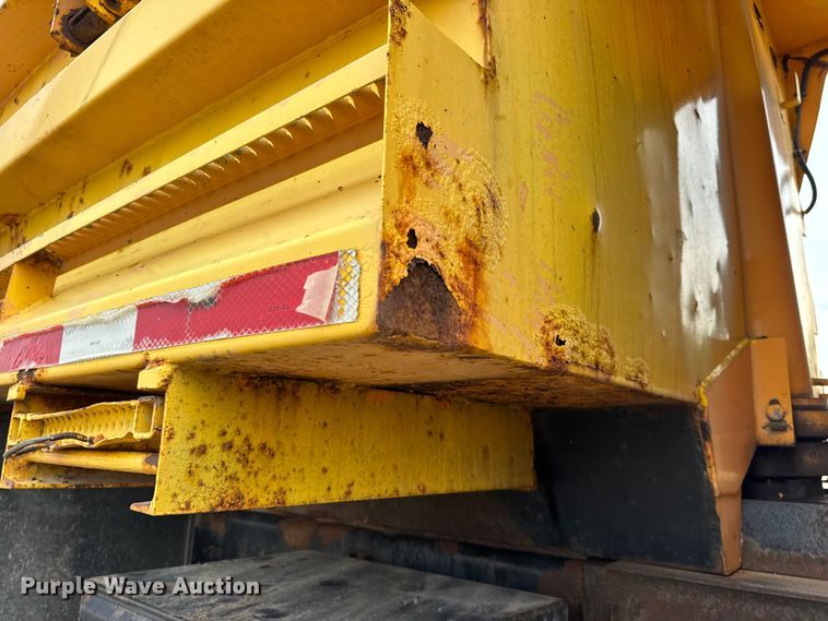 image for item DO2266 2006 International 7400 dump truck