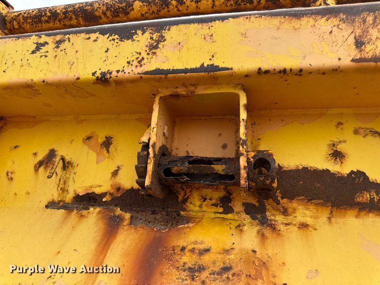 image for item DO2266 2006 International 7400 dump truck