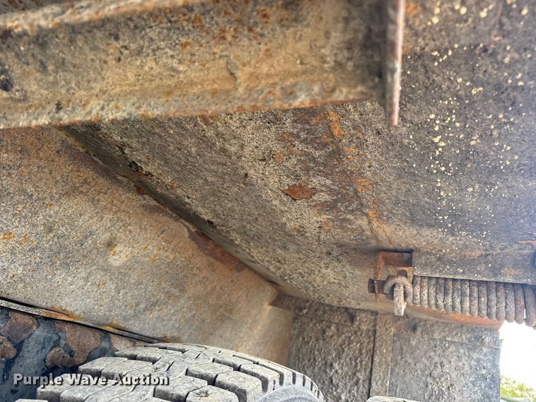 image for item DO2266 2006 International 7400 dump truck